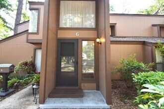 Building Photo - 6 Broadmore Cir