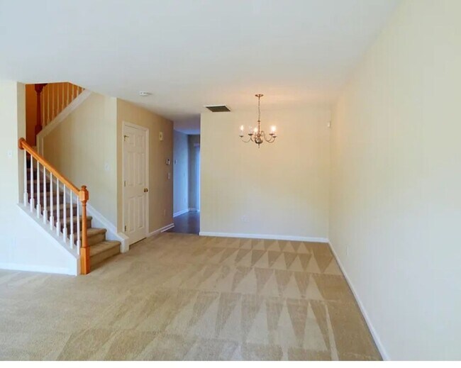 Foto del edificio - Charming 2BR Townhome in Charlotte