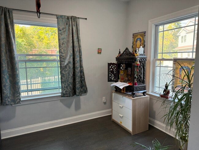office room - 144 Harding Ave