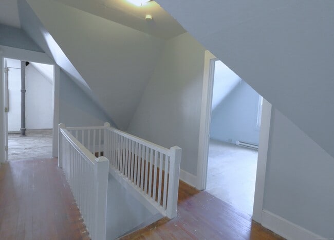 Building Photo - 215 Willow St