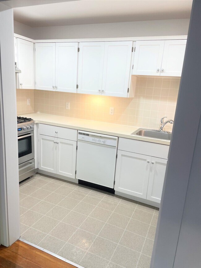 32 Healey St Unit 1, Cambridge, MA 02138 Apartments in Cambridge, MA