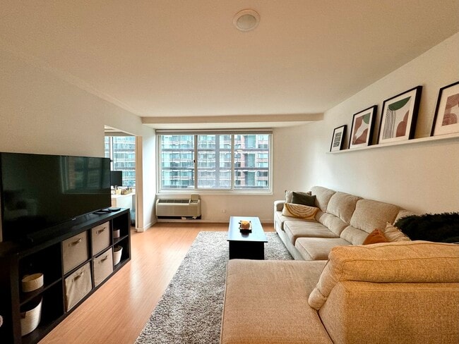 Foto del edificio - 211 E Ohio St