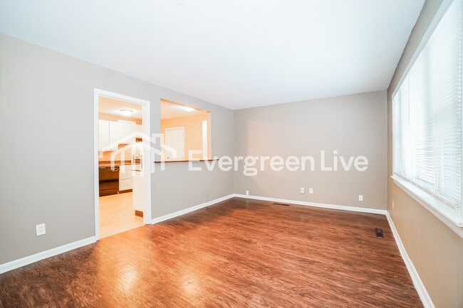 Foto del edificio - 4698 Dundee Ave