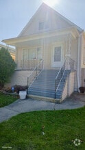 Building Photo - 5452 N Luna Ave