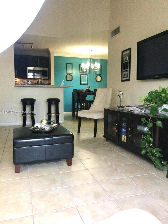 Foto del edificio - 7230 NW 179th St