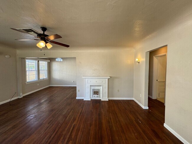 Foto del edificio - Charming North Bakersfield home!