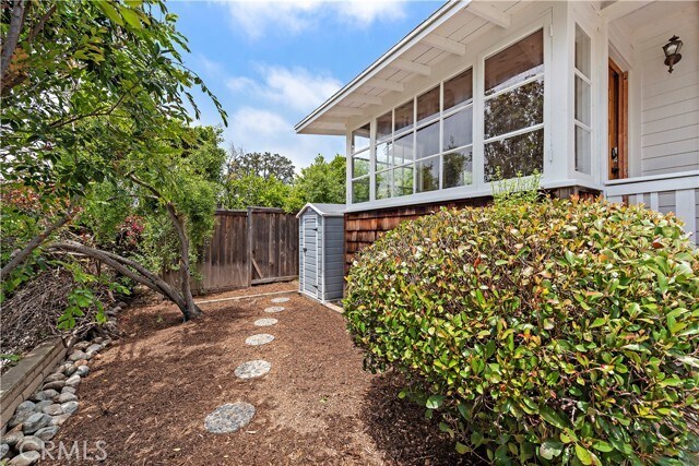 Building Photo - 484 Monterey Dr