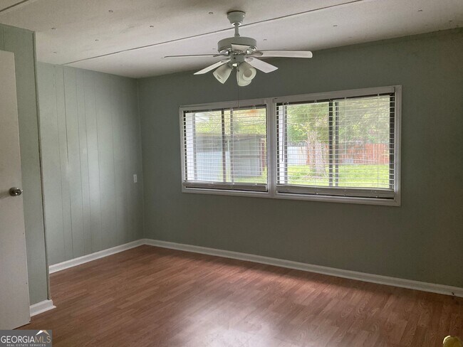 Foto del edificio - 76 Jacqueline Dr