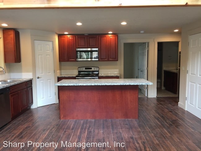 Building Photo - 25 Westpointe Dr
