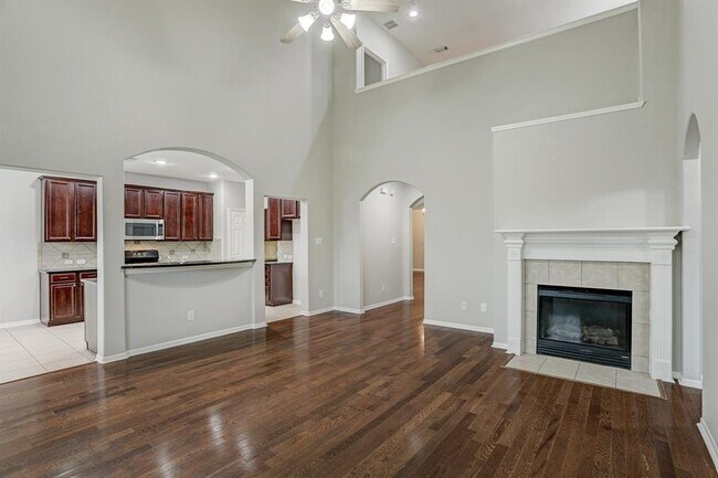 Building Photo - 2626 Canyon Falls Dr