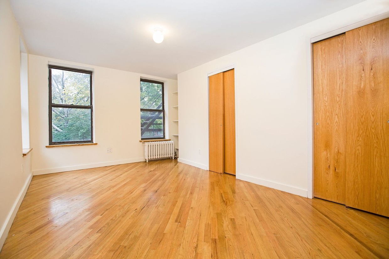 Primary Photo - 162 Avenue B