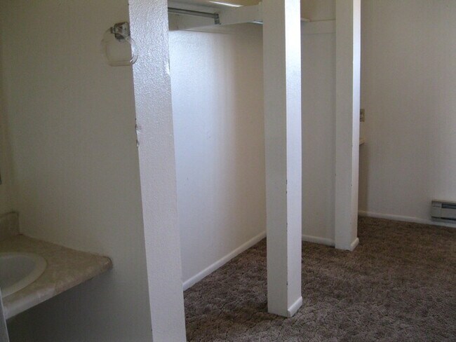 Building Photo - 250 S 1025 W
