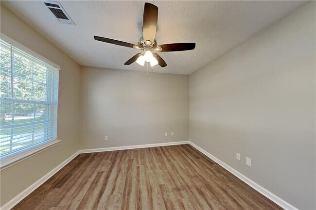 Foto del edificio - 603 Stonecrest Dr