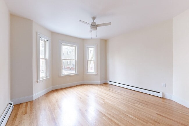 Building Photo - 24 Marney St