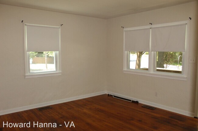Building Photo - 3 br, 1 bath House - 8476 Capeview Avenue