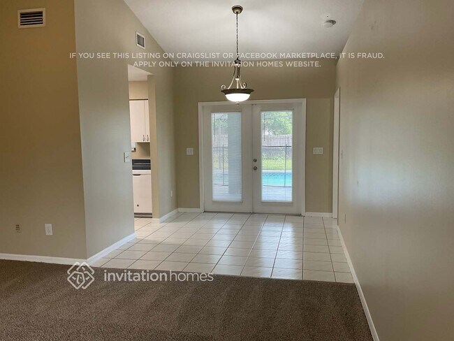 Foto del edificio - 4750 Byron St