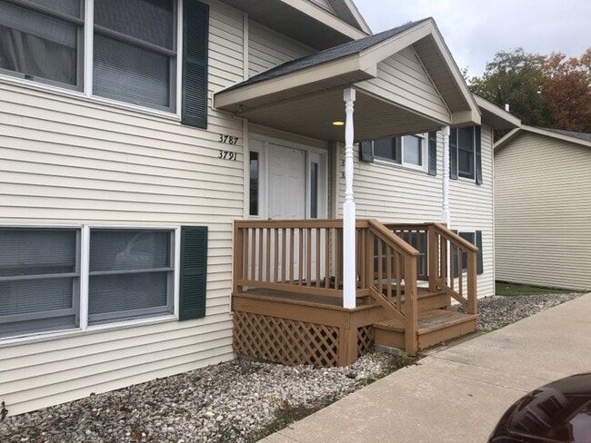 Foto del edificio - 3793 Vale Dr