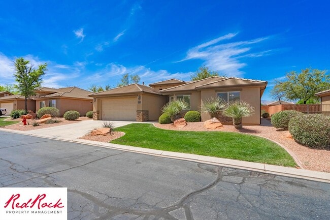 Building Photo - 4 Bedroom in Amber Estates - Newer LVP Flooring throughout home!