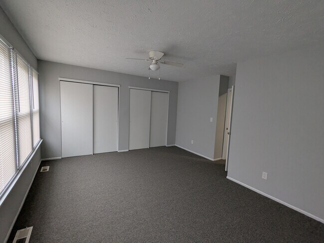 Master Bedroom - 22 Fomalhaut Ct