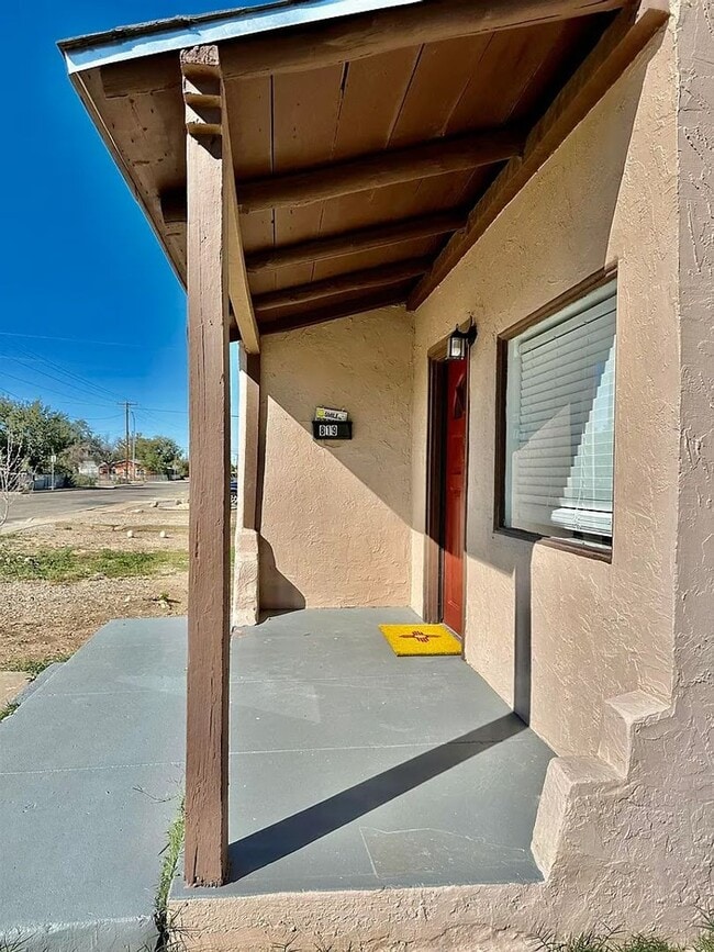 Building Photo - 819 15th St