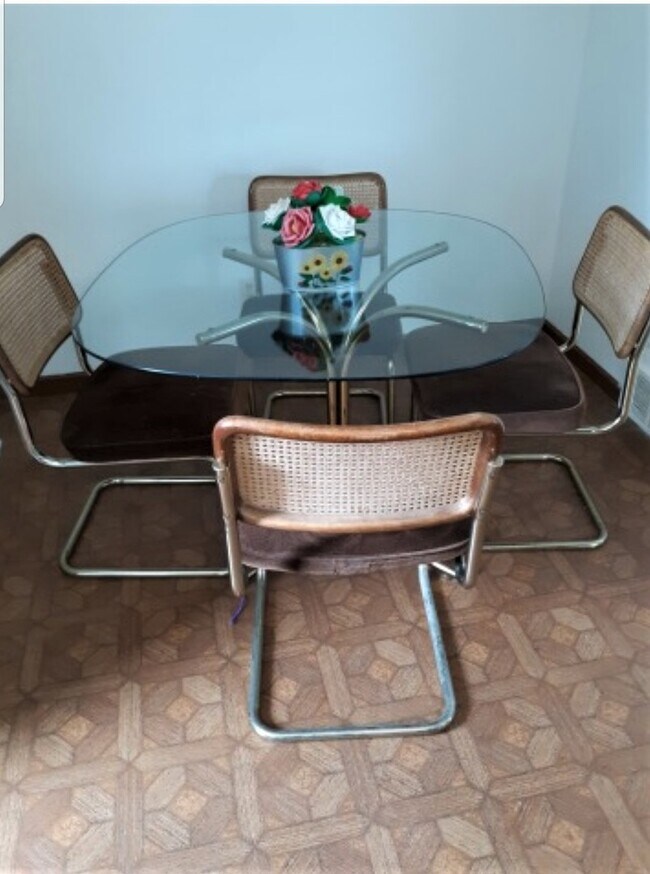 Foto del edificio - 315 E 2nd St