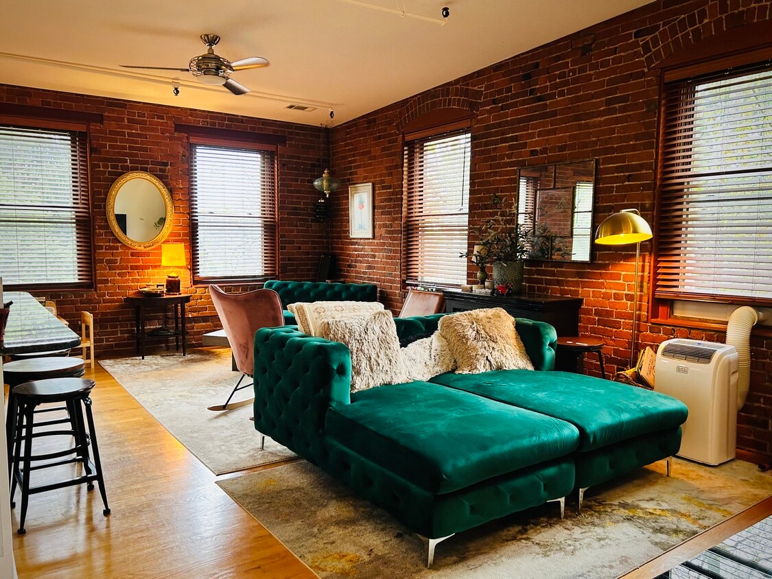 329 Lamartine St Unit 5, Boston, MA 02130 Condo for Rent in Boston, MA