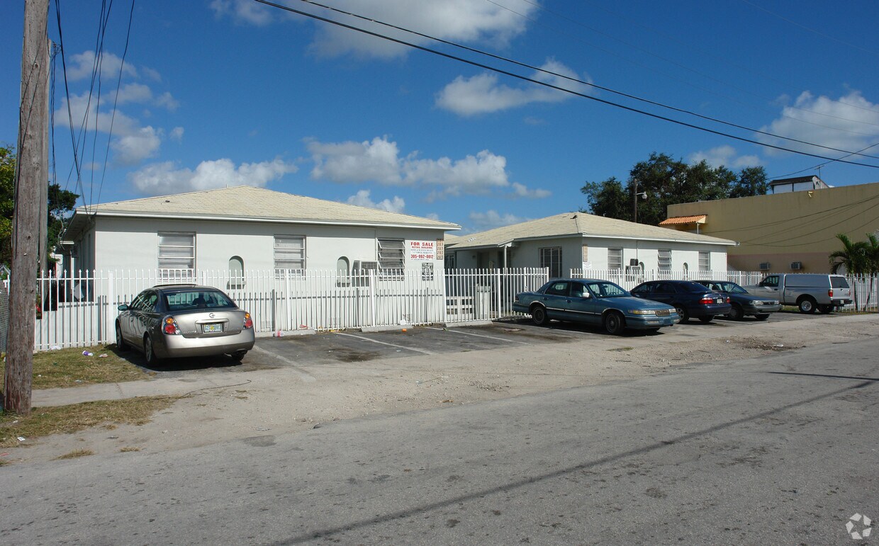 Foto del edificio - 281-299 NE 78th St