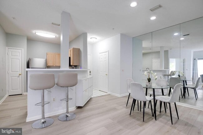 Foto del edificio - 14302 Rosy Ln