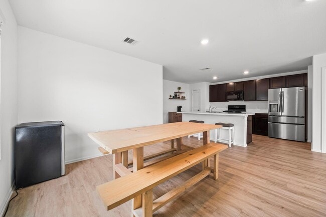 Building Photo - 18107 Rockvine Dr