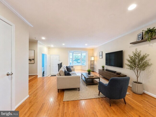 Photo - 6955 Aquamarine Ct Townhome