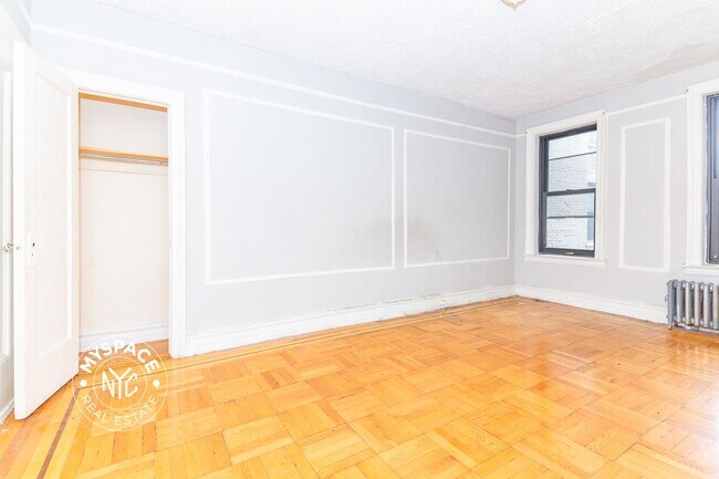 Building Photo - 377 Montgomery St