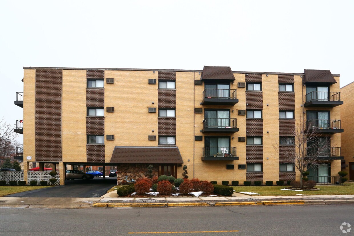 Building Photo - 455 Graceland Ave