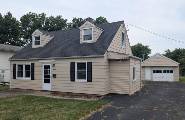 Building Photo - 4770 Forest Rd