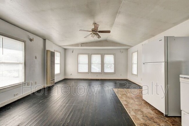Building Photo - 510.5 E Oklahoma Ave