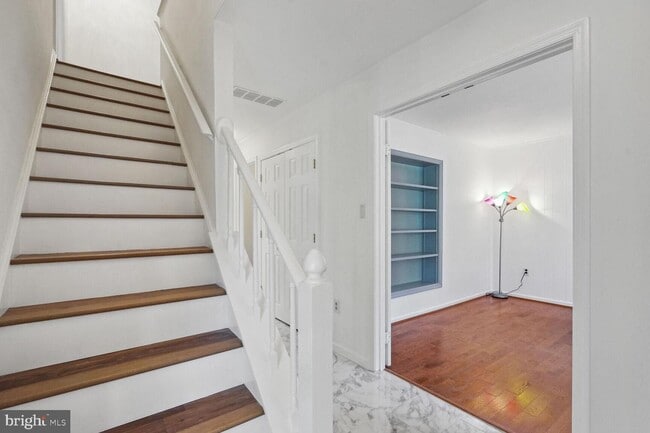 Building Photo - 6119 Lundy Pl