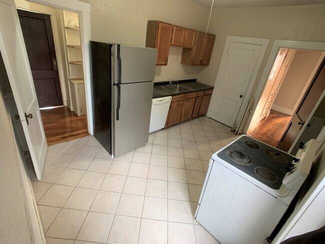 Foto del edificio - 154 Thorndike St