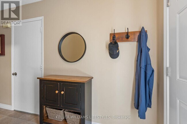 Photo du bâtiment - Gorgeous 3 Bedroom Townhome in Cleardale! ...
