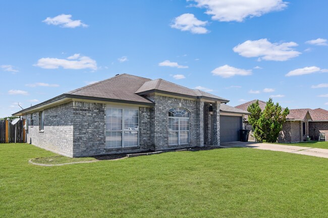 Foto del edificio - 3303 Dorothy Jane Dr