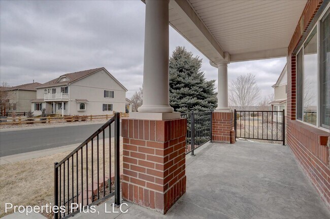 Foto del edificio - 4 br, 3.5 bath House - 6340 S Ouray St