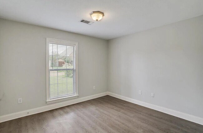 Foto del edificio - 428 Wildberry Cir