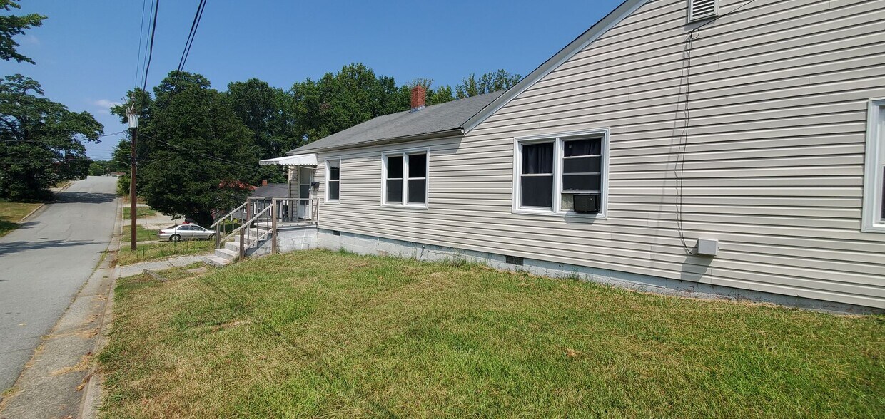 Primary Photo - 2 Bedroom Duplex