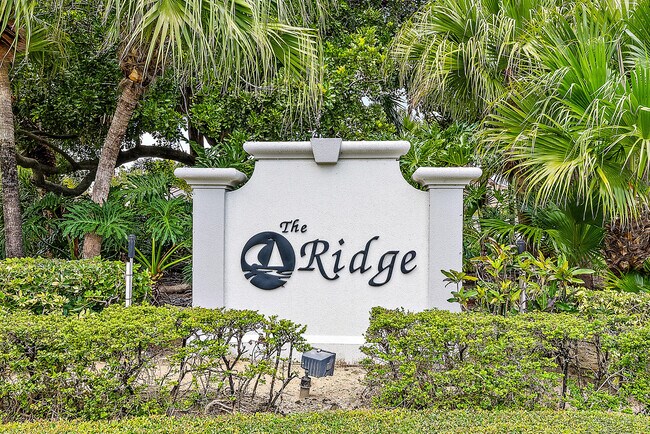 Foto del edificio - 196 Ridge Rd