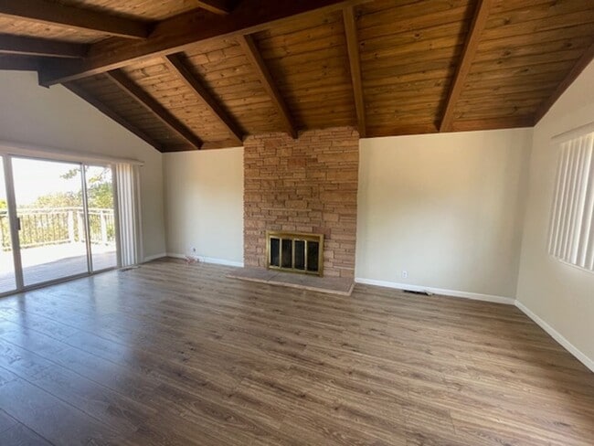 Building Photo - 27 Whitman Ct