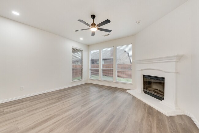 Foto del edificio - 10832 Hawks Landing Rd