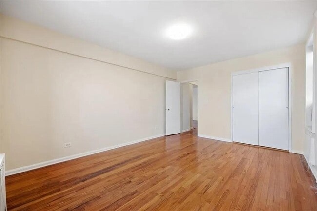 Foto del edificio - 2620 Ocean Pkwy