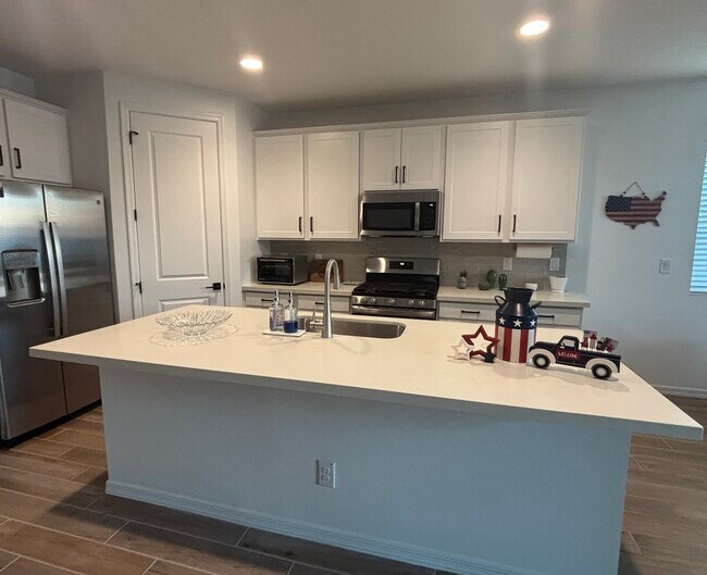 Building Photo - 6057 S Oxley