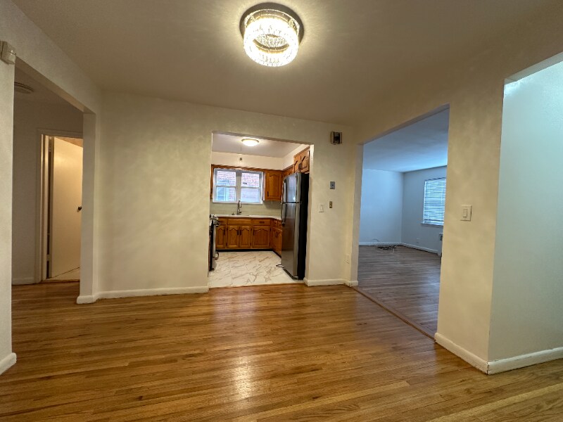 Foto principal - 1910 Hobart Ave