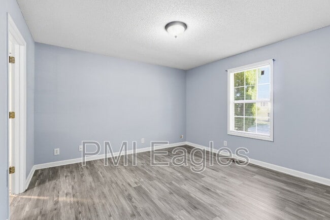 Building Photo - 112 Waterford Dr