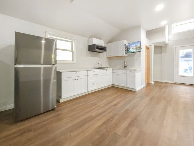 Foto del edificio - Charming Studio Near Downtown Bellevue wit...