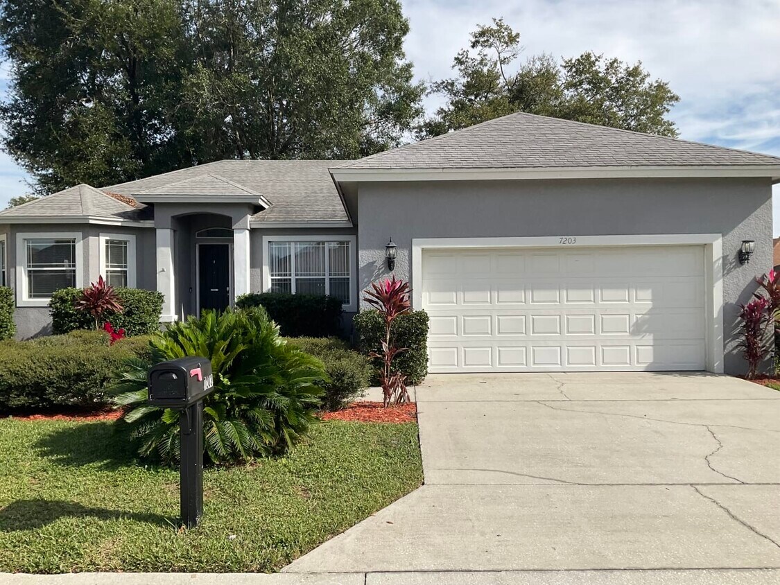 Foto principal - 7203 Remington Oaks Dr